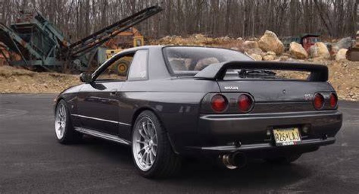 Are nissan skyline r32 legal in the us