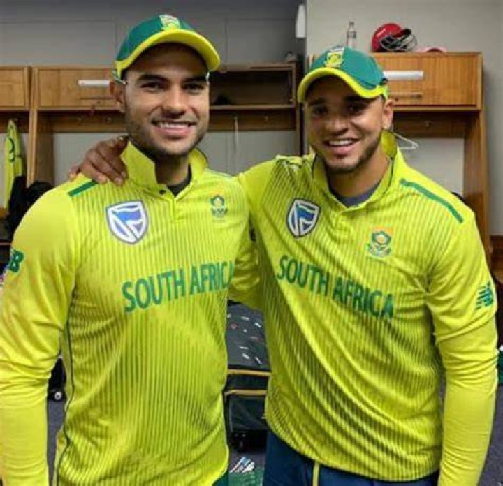 Are Reeza Hendricks and Beuran Hendricks related?