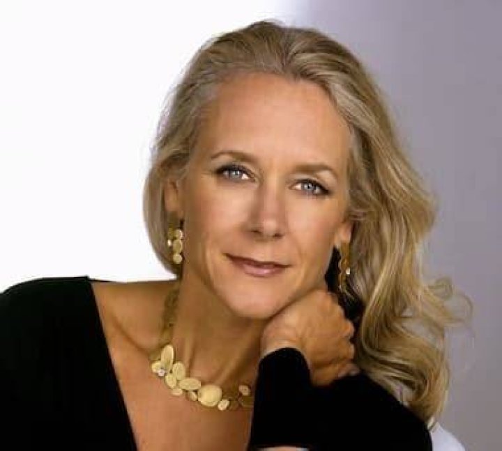 Ariane de Vogue Net Worth