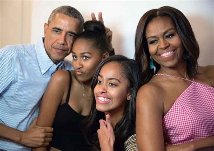 Barack Obama’s daughter Sasha Obama Biography: Age, Boyfriend, Height, Net Worth, Education, Grandparents