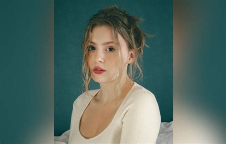 
Bebe Wood Height, Weight, Net Worth, Age, Birthday, Wikipedia, Who, Nationality, Biography 