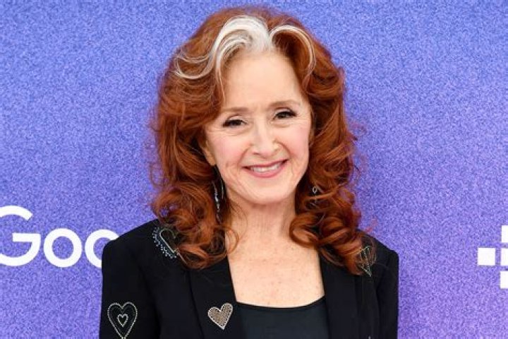 Bonnie Raitt Husband: Know About Her Net Worth, Age, Kids and Height