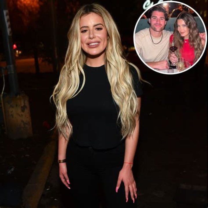 
Brielle Biermann Posts Itty-Bitty Bikini Photos from Holiday Vacation: ‘I Need to Live on an Island’ 