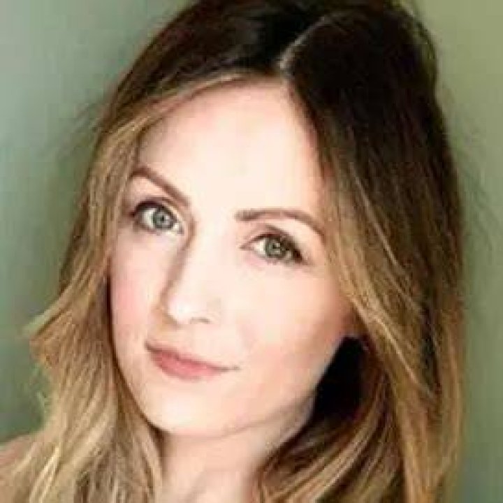Carly Waddell Net Worth