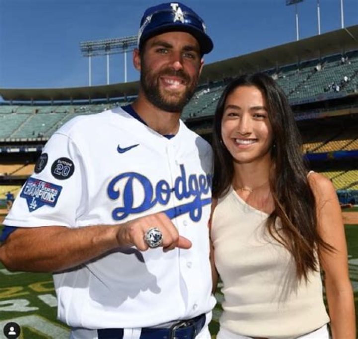 
Chris Taylor is not Married to a Wife. Dating Girlfriend: Mary Keller : Chris Taylor’s Past Relationships 