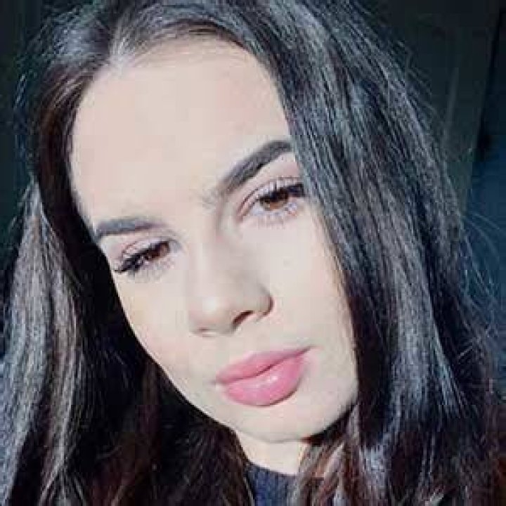 Cleo Demetriou Bio, Wiki, Age, Family, Dating, Movies, Tv Shows and Net Worth