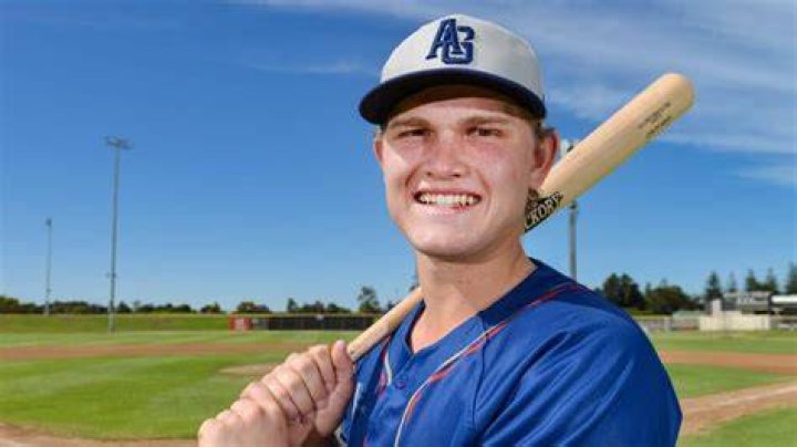 Curtis Waters Height, Weight, Net Worth, Age, Wiki, Who, Instagram, Biography