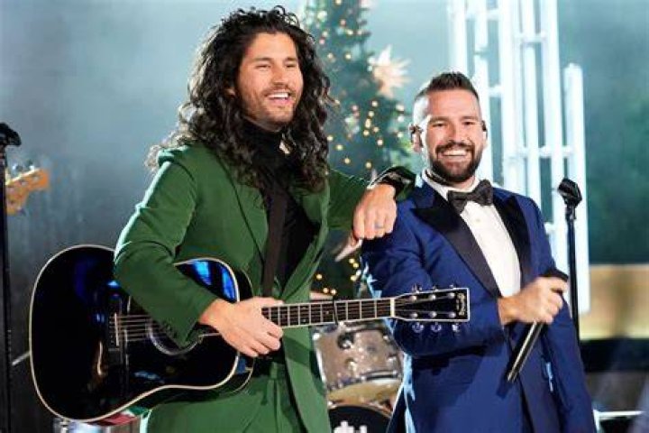 
Dan + Shay’s Shay Mooney Shares Motivation for His 50-Lb. Weight Loss: ‘It Wasn’t My Appearance’ 
