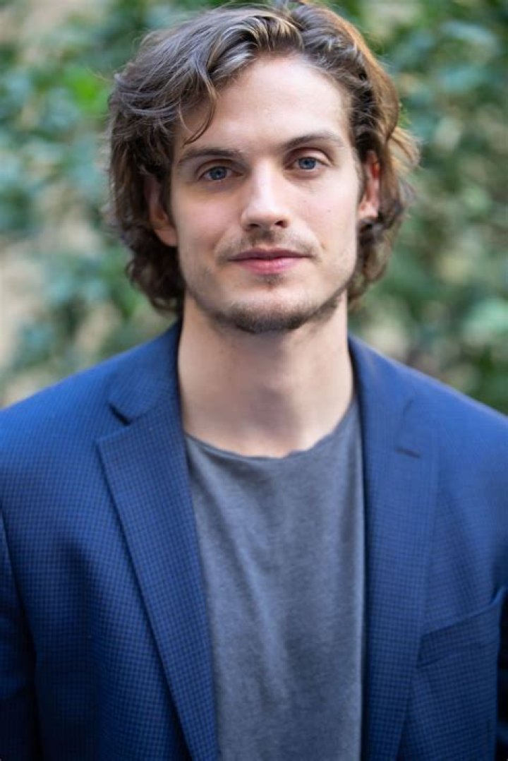 Daniel Sharman Age Wikipedia, Biography , Net Worth, Girlfriend, Height