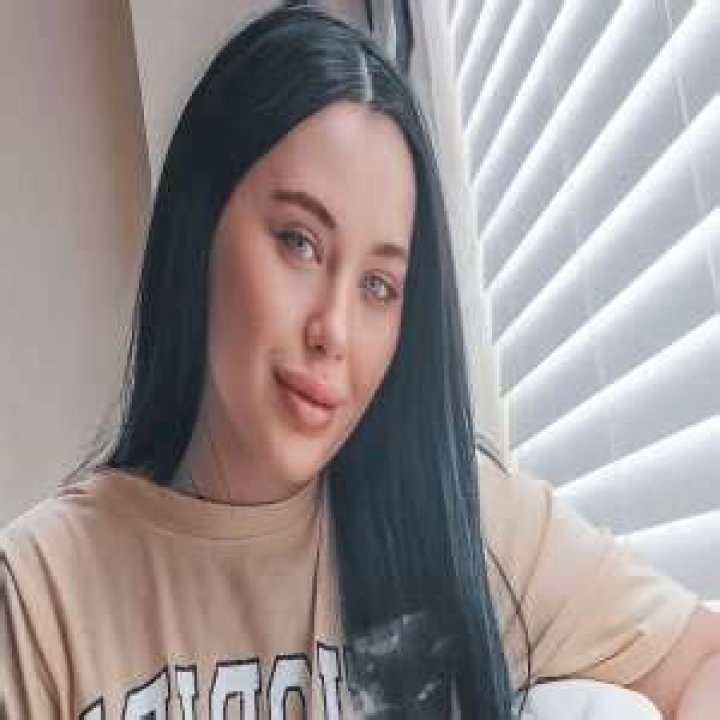 Deavan Clegg Height, Weight, Net Worth, Age, Birthday, Wikipedia, Who, Instagram, Biography