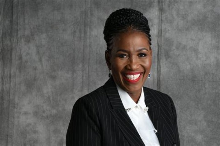 Dr. Thandi Ndlovu Height, Weight, Net Worth, Age, Birthday, Wikipedia, Who, Instagram, Biography