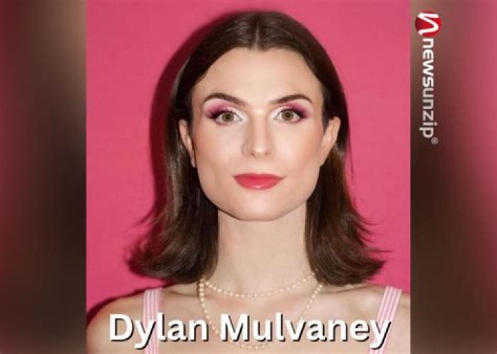 Dylan Mulvaney- Wiki, Age, Boyfriend, Ethnicity, Net Worth, Height, Career