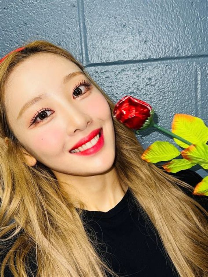 
“Everyday was heartbreaking”: LOONA’s Yves addresses losing injunction for contract termination in an emotional message 