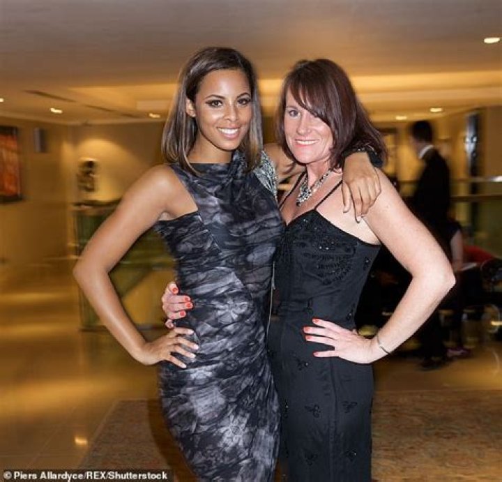 
Everything We Know About Roz Wiseman – Rochelle Humes’ Mother 