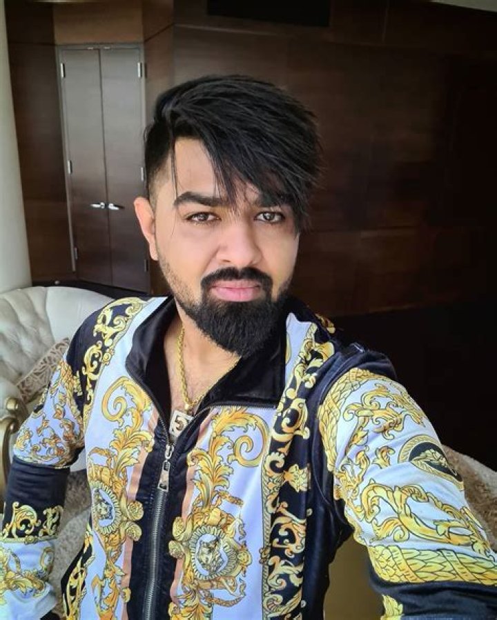 
Gabani Dharmesh Height, Weight, Net Worth, Age, Birthday, Wikipedia, Who, Instagram, Biography 