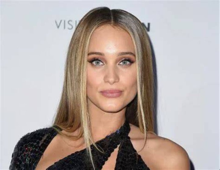 
Hannah Jeter Biography: Is she married? Find out her Kids, Age, Wedding, Net Worth, Brother 