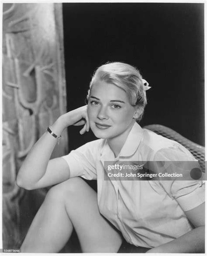 Hope Lange