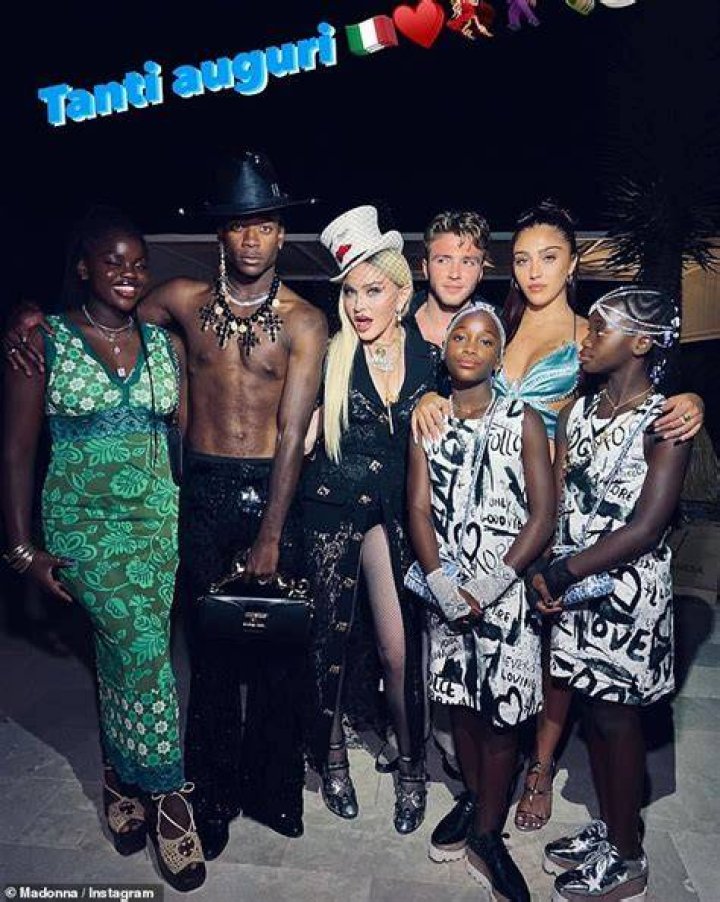 How many full siblings does Madonna have? Does Madonna talk to her siblings?