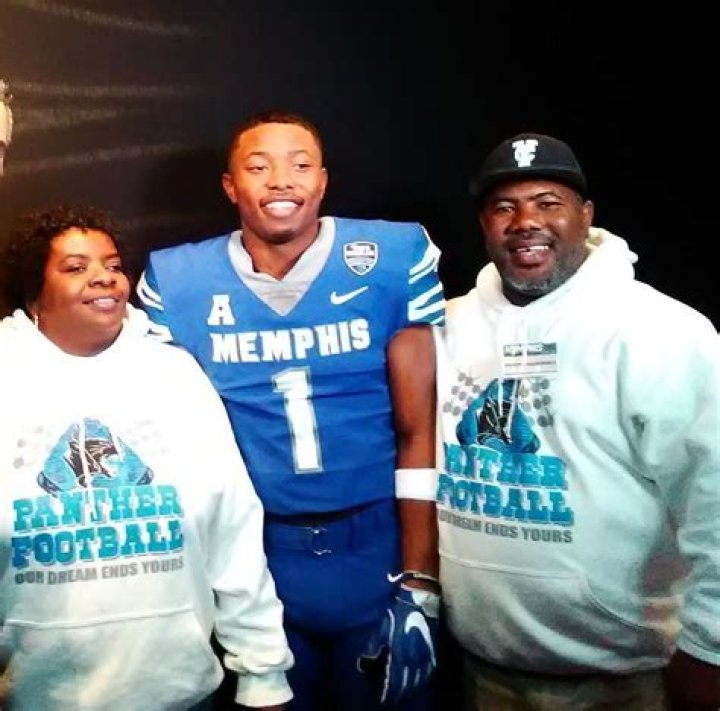 How Old Tall Is Kenneth Gainwell? Age Height And Parents