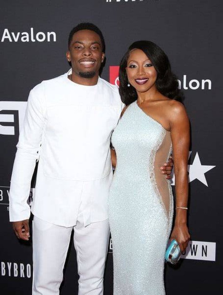 Is Gabrielle Dennis Married or Dating Anyone, Who is Her Husband or Boyfriend?
