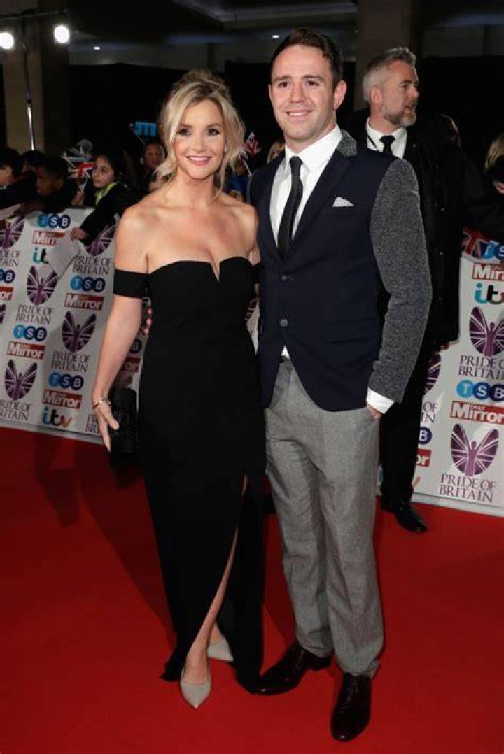 
Is Helen Skelton Gay? Age, Height, Net Worth 