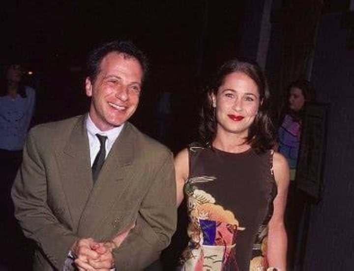 
Is Julie Warner Married? Her Bio, Age, Husband, Son, Career, Height and Net worth 