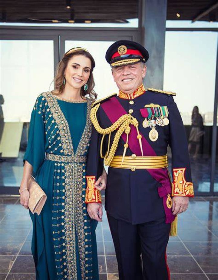 Is Queen Rania the only wife of King Abdullah II? How many wives did King Hussein of Jordan have?