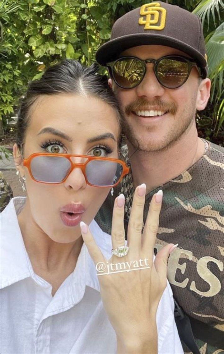 Jeffrey Travis Myatt, Kassi Ashton Boyfriend Age And Instagram Photos