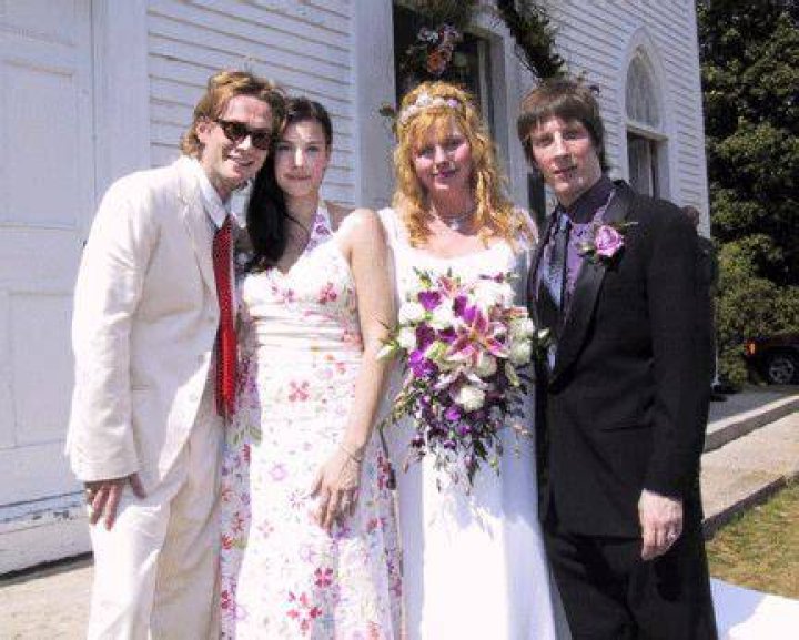 Jim Wallerstein – 10 Facts You Should Know About Bebe Buell Husband