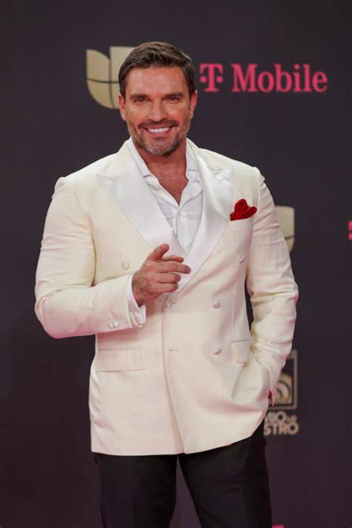 Julian Gil Net Worth