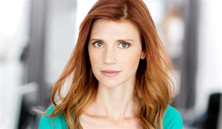 Julie McNiven Net Worth