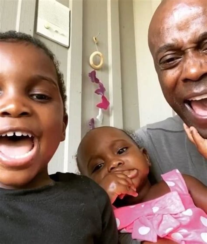 Kem is Married to Wife: Erica Owens. Kids.