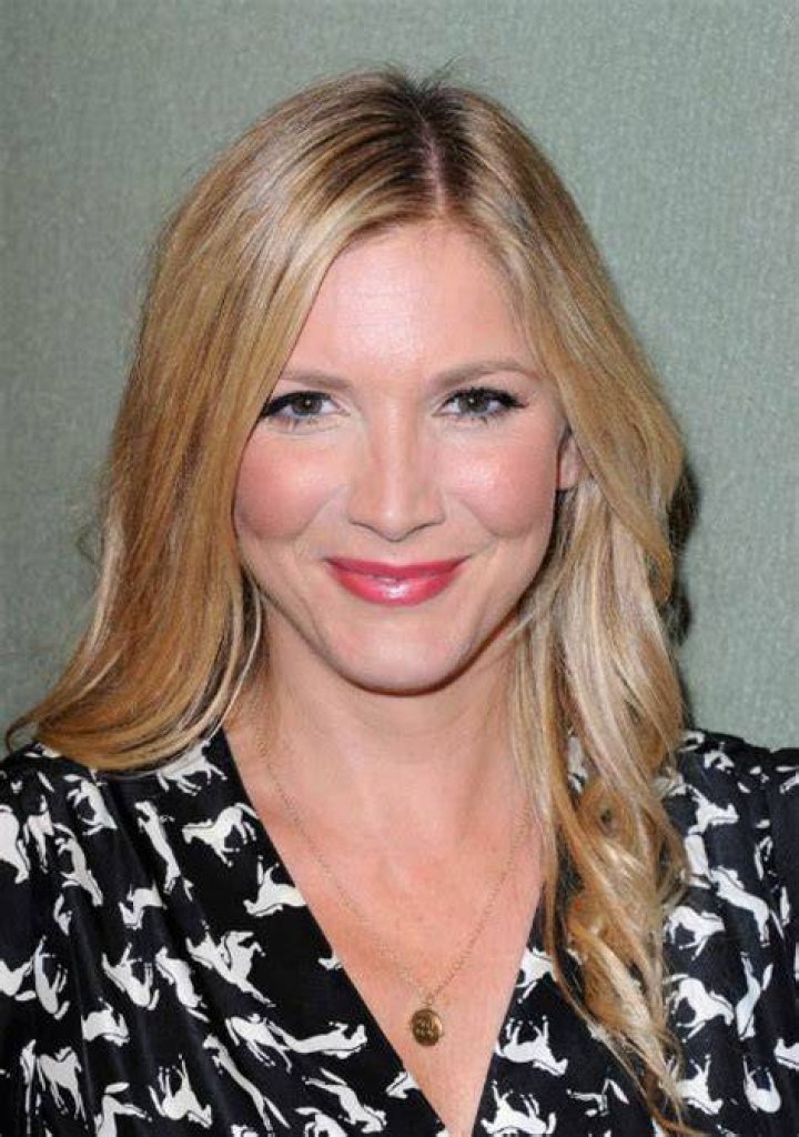 
Lisa Faulkner Height, Weight, Net Worth, Age, Birthday, Wikipedia, Who, Nationality, Biography 