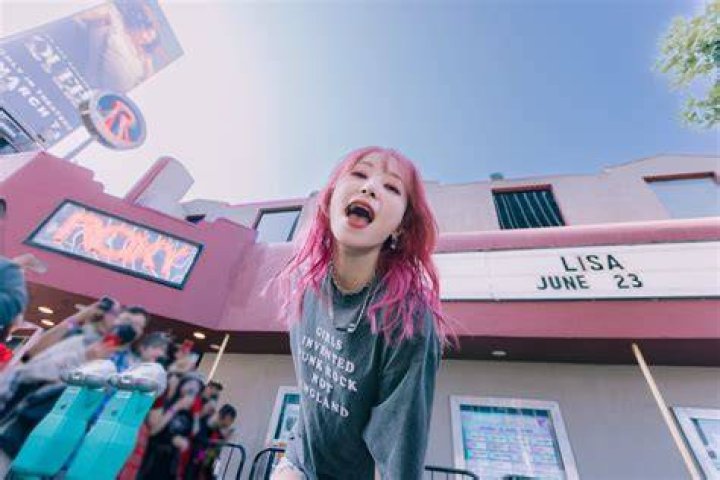 Lisa / Roxy