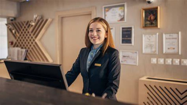 Lyndon Receptionist