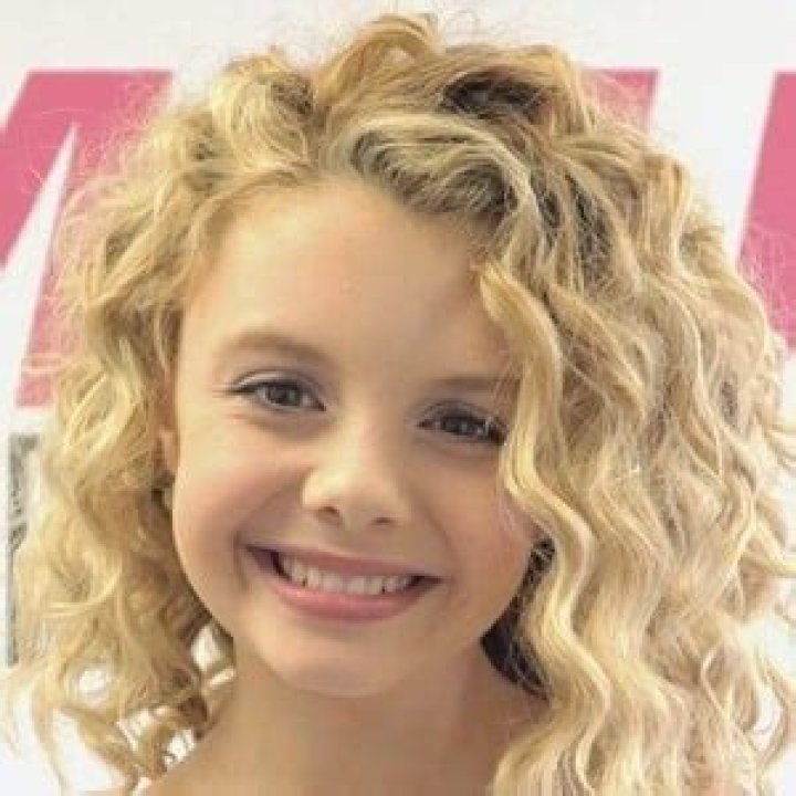 Mallory James Mahoney Biography, Age, Family, Bunk’d and Net Worth