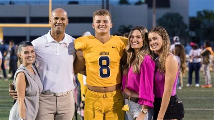Meet Jason Taylor Parents Georgia And Anthony: His Son Mason Is Playing As Tight End For The LSU