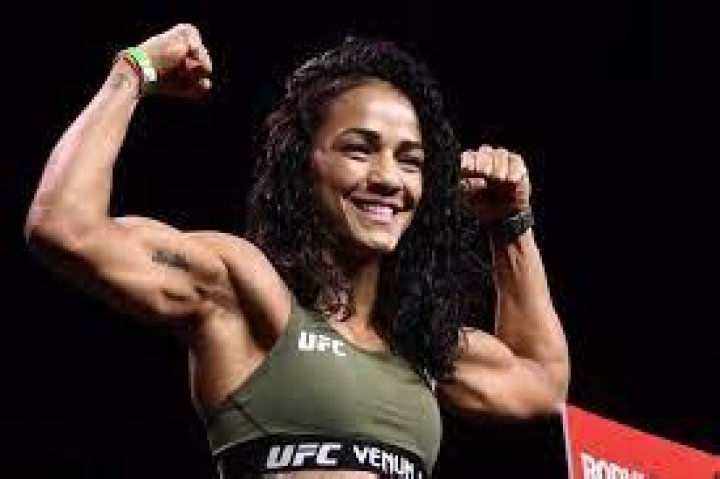 Meet UFC Fighter Viviane Araujo Life Partner Catarina Lo Turco On Instagram