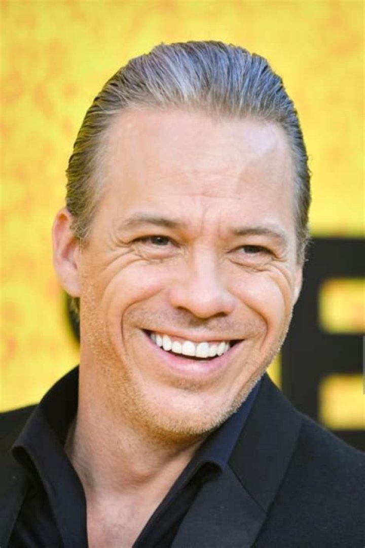 Michael Raymond-James Married, Wife, Kids, Family, Wiki, Bio