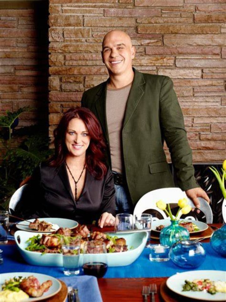 
Michael Symon’s wife Liz Shanahan Net Worth, Age, Family, Wiki Bio 