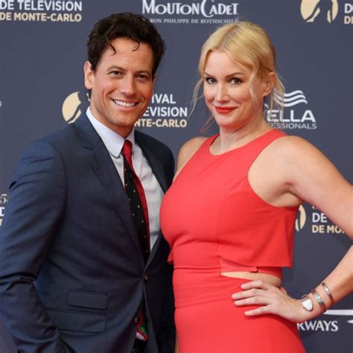 
Naked Truth Of Ioan Gruffudd’s Wife – Alice Evans – Net Worth 
