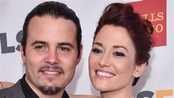 Nathan West Wiki, Age, Wife, Family, Net Worth, Height, Chyler Leigh Husband, Children, Instagram