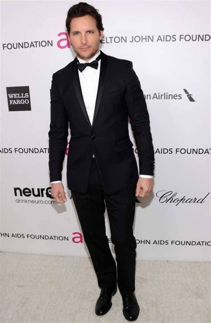 
Peter Facinelli Height, Weight, Net Worth, Age, Birthday, Wikipedia, Who, Nationality, Biography 
