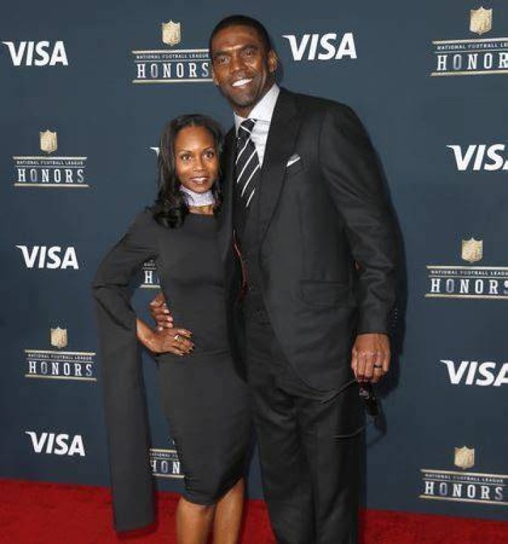 Randy Moss is Married to Wife: Lydia Moss. Kids.