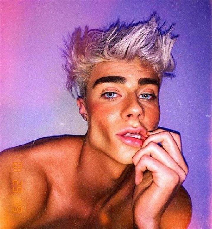 
Sebastian Bails Height, Weight, Net Worth, Age, Birthday, Wikipedia, Who, Nationality, Biography 