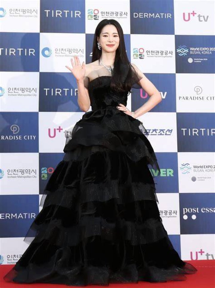 
Shin Ji Yeon Height, Weight, Net Worth, Age, Birthday, Wikipedia, Who, Nationality, Biography 