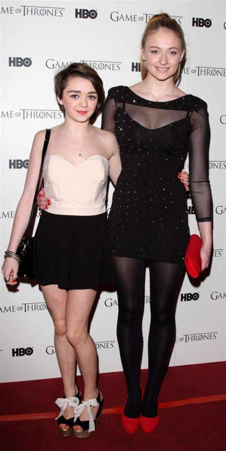 Sophie Turner Height, Age, Measurements – How tall is Sophie Turner?