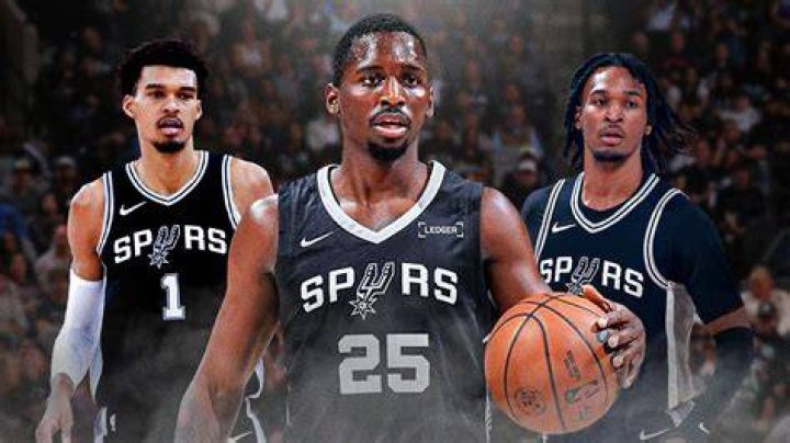 Spirits Player #31 / Spurs Player #22