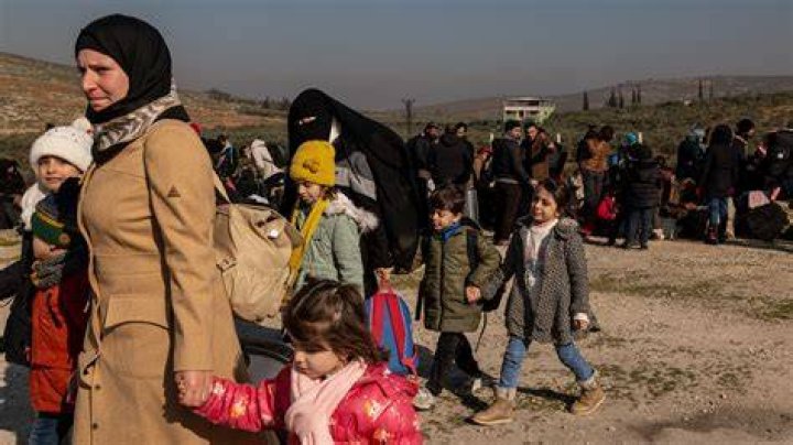 
Syrian refugees to start returning home from next week: Lebanese Prez 