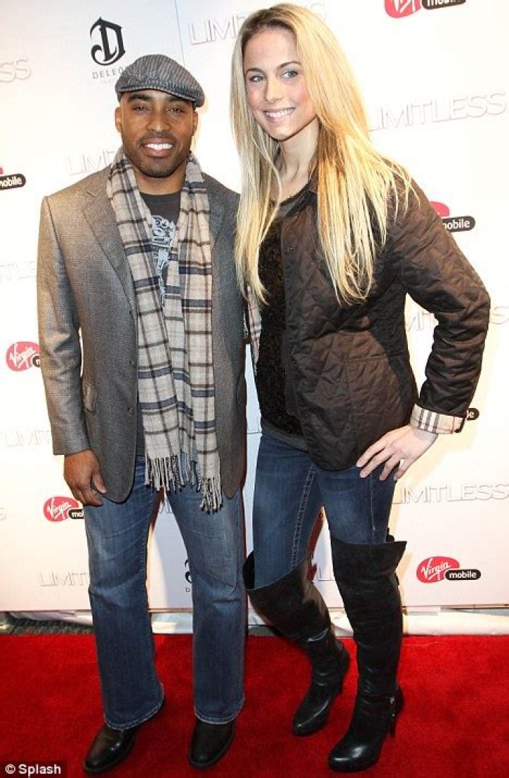 Tiki Barber Net Worth: Bio-Wiki, Age, Twin Brother, Wife, Children, Height